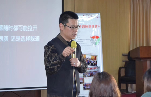 胡晓军照片11.jpg 胡晓军照片11.jpg